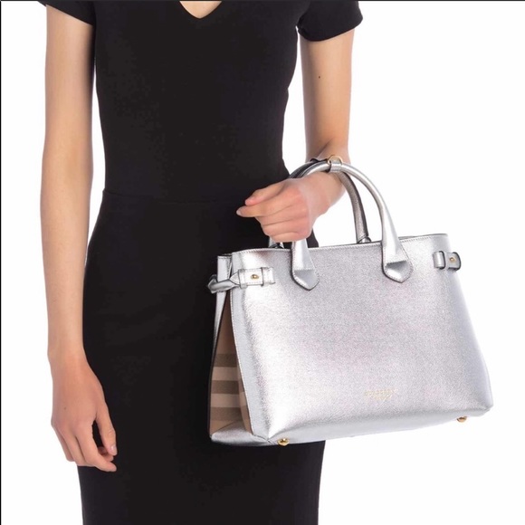 Burberry medium banner bag in silver - Picture 2 of 8